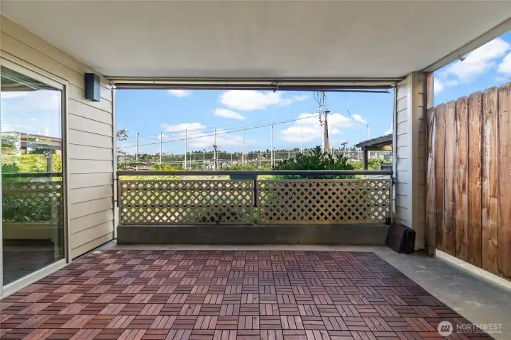 Covered and private patio ! Covered and private patio !