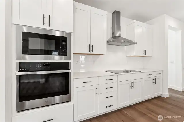 This is a similar home. Some colors and finishes may be different.