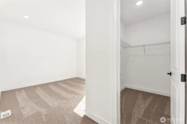 This is a similar home. Some colors and finishes may be different.