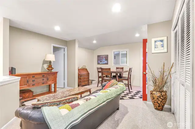 2nd floor living area