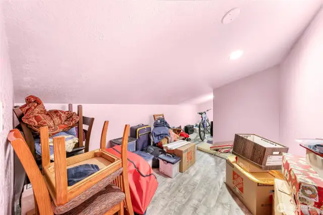 2nd floor - additional finished space