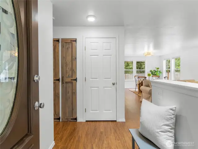 Welcome to this adorable rambler in Gig Harbor