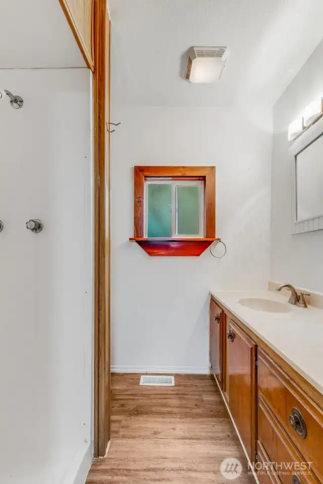 Primary 3/4 bath