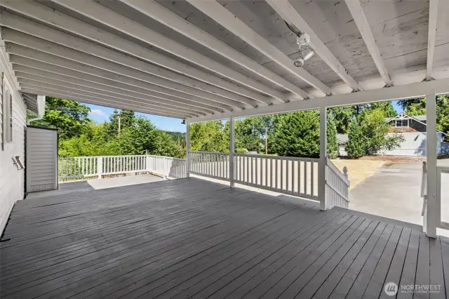 Large Deck