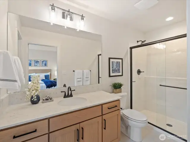 Ensuite bath.
