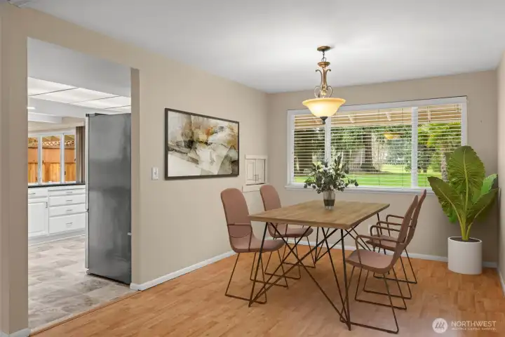 Virtually staged dining room/area