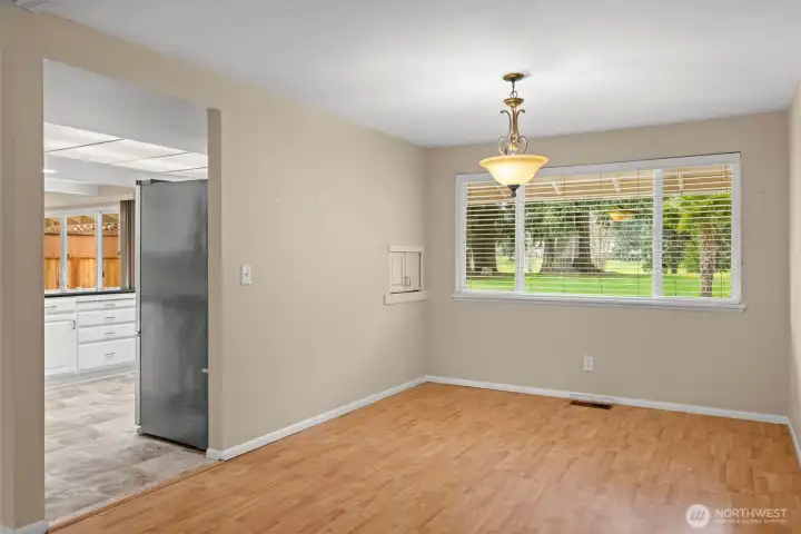 Dining room/area - entrance to kitchen