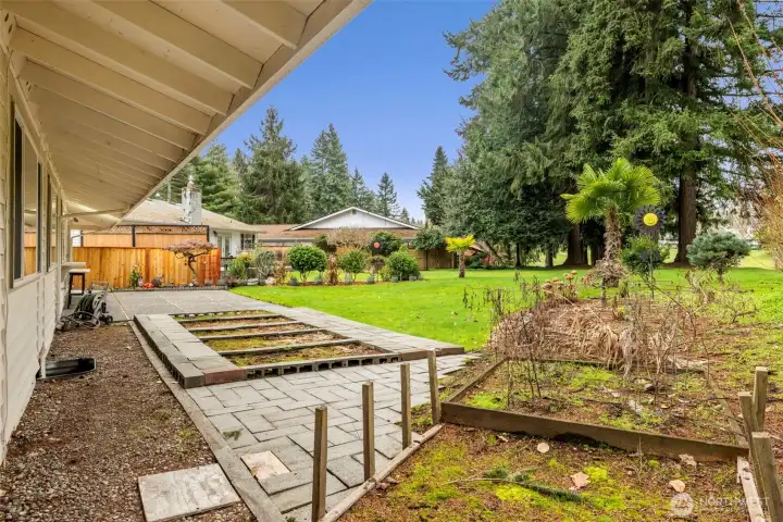 Gardening space in back