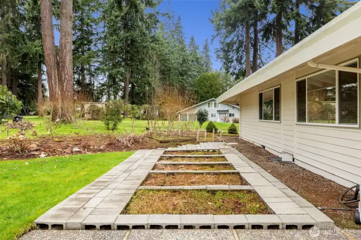 Gardening space in back