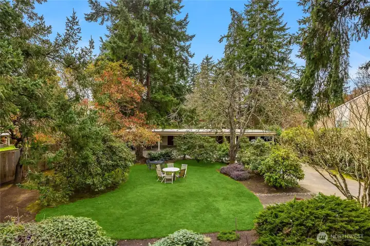 One of the community features is the open garden space where you can enjoy the gorgeous gardens.