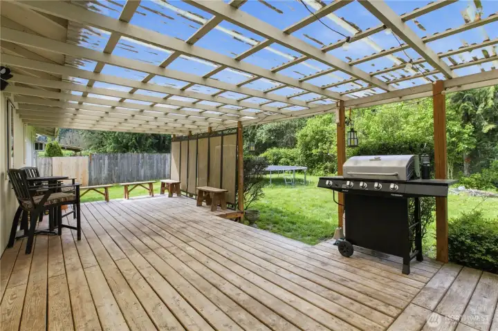Covered back deck.