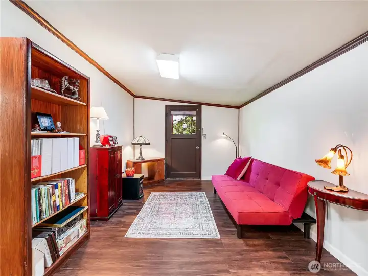 Additional Bonus room! Great potential for Home Office or additional guest space. Private access door to gardens Additional Bonus room! Great potential for Home Office or additional guest space. Private access door to gardens