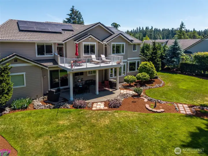 Well Manicured Lawn + Solar!