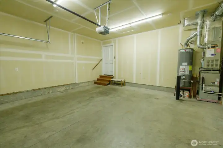 Tidy double garage here too!