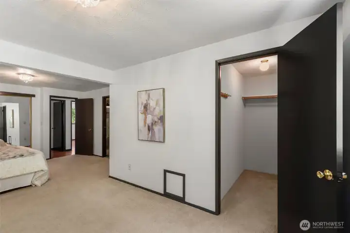 Wake up refreshed in the inviting primary bedroom designed for comfort and relaxation.