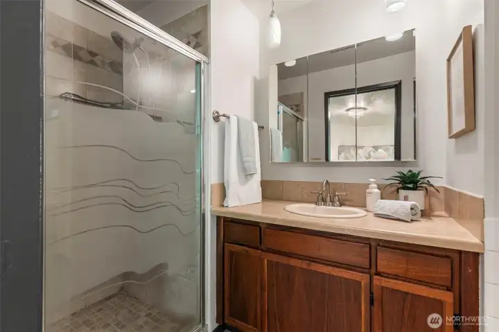 Private primary bath.