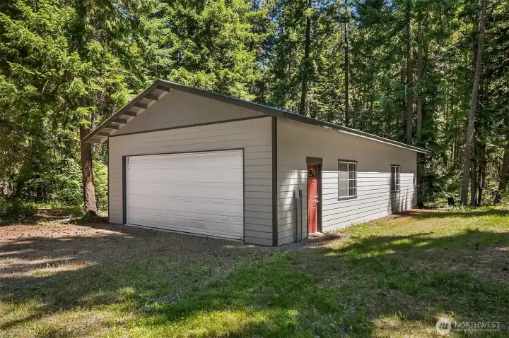 Detached garage shop is 24x48, room for all your toys! Detached garage shop is 24x48, room for all your toys!