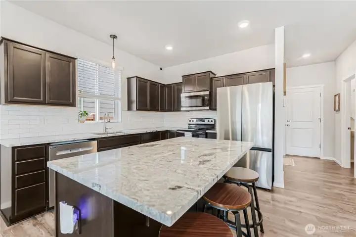 Large center island/breakfast bar.