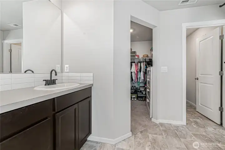 Good size walk-in closet.
