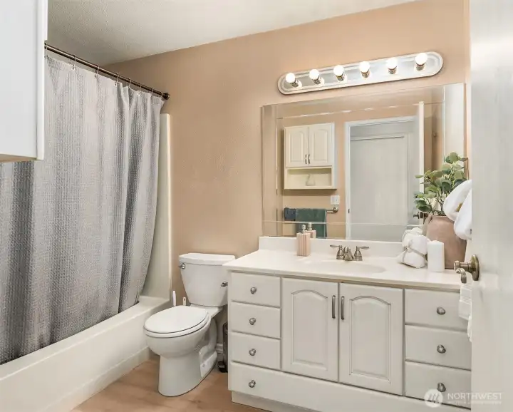 Spacious bathroom