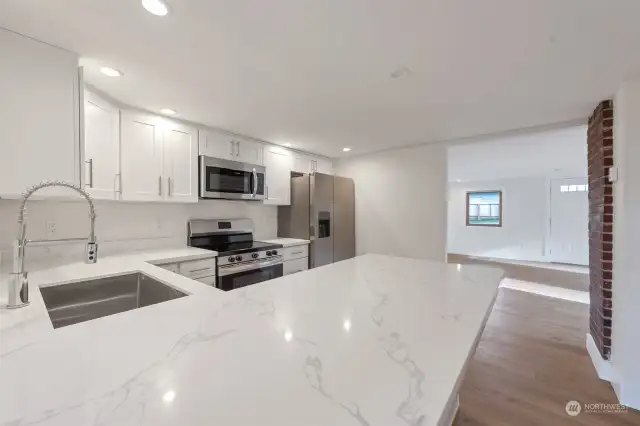 New kitchen and stainless appliances