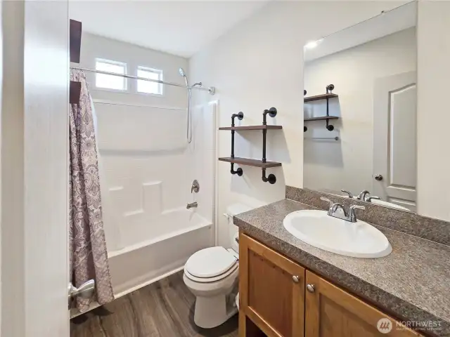 2nd Bathroom