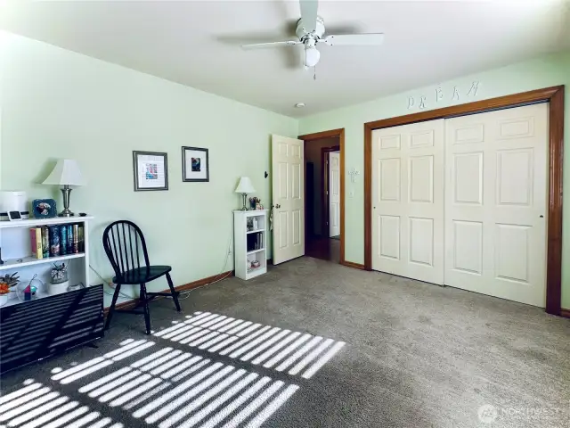 Front bedroom right side of hallway with full closet