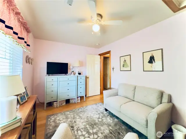 Fourth bedroom upstairs