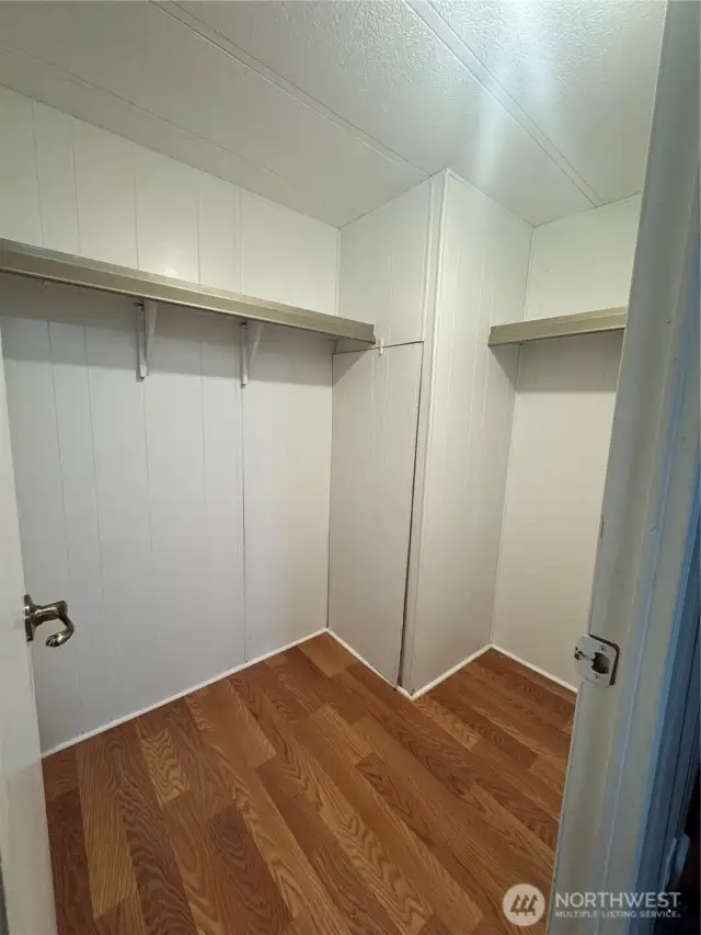 Walk in closet