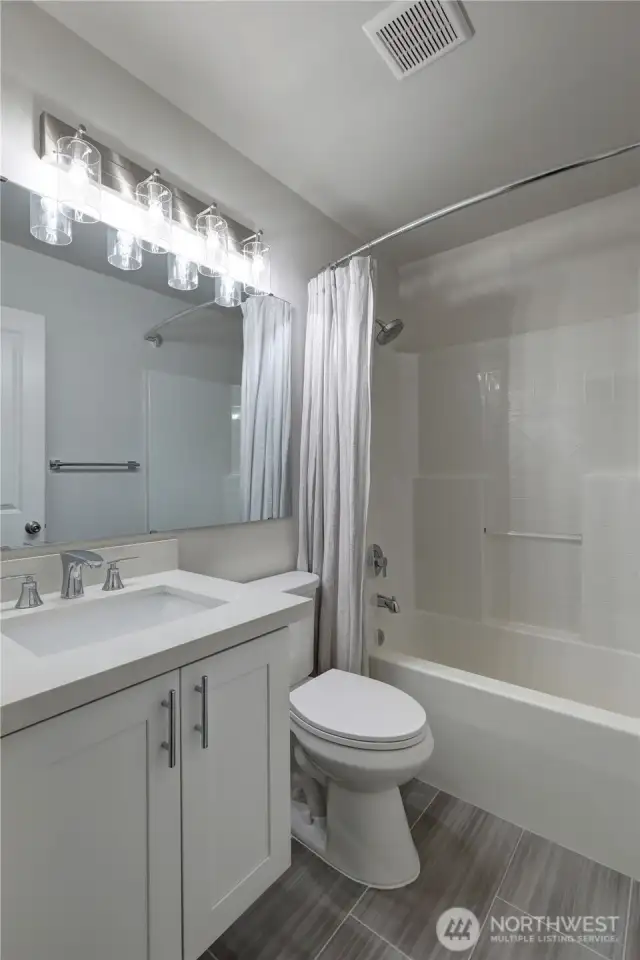 Fully updated 2nd bath.