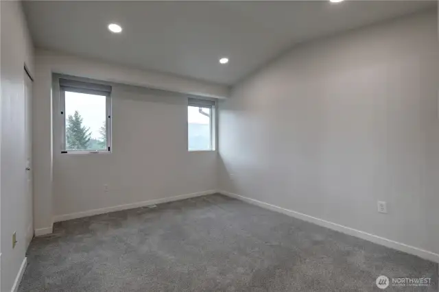 Large primary ensuite.