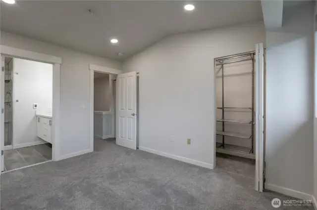 Large primary ensuite.