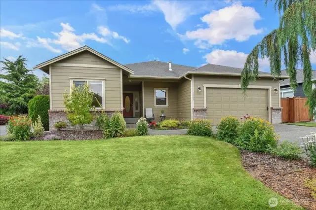 Single Story 3 Bedroom/2 Full Bathroom with 2,119 sq ft Home in Desired High Cedars Golf Course Community