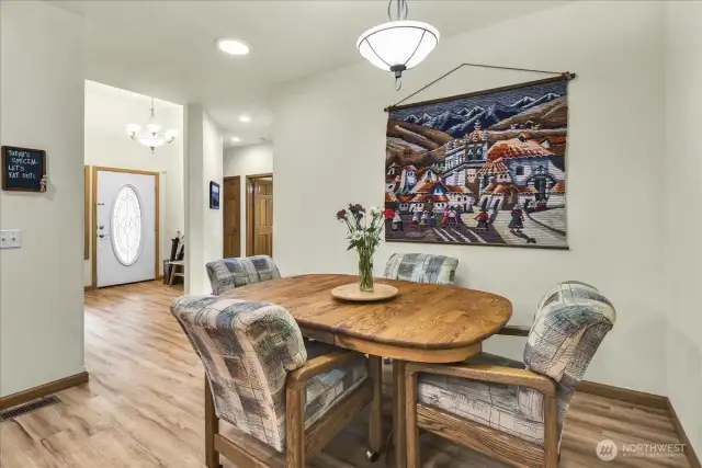 Breakfast Nook off kitchen