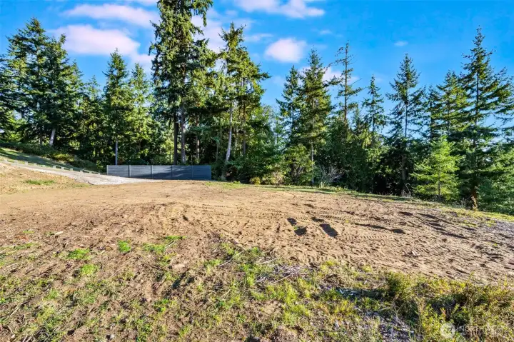 Level buildLevel build site - Northeastern view site