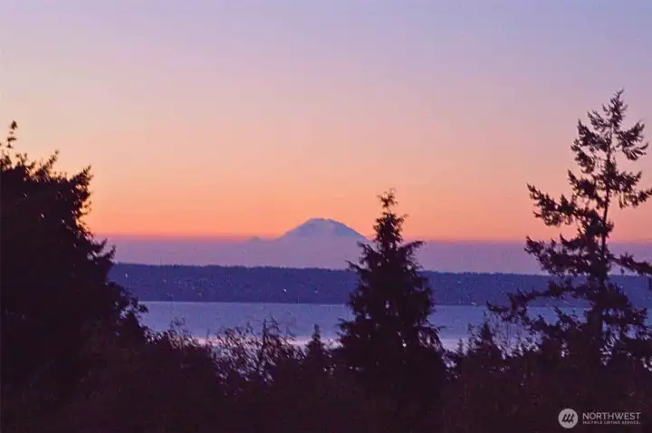 Sunrise of Mt. Rainier