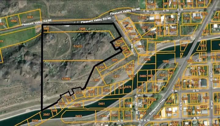 County aerial map (map scaling inaccurate)