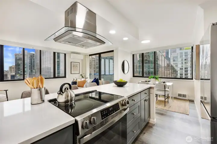 Cook anything to your heart's content without the lingering steam thanks to the powerful vent hood.