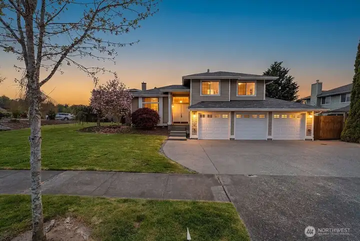 Massive corner lot in Crystal Ridge!