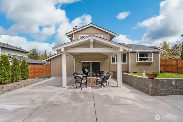 Amazing covered back patio!
