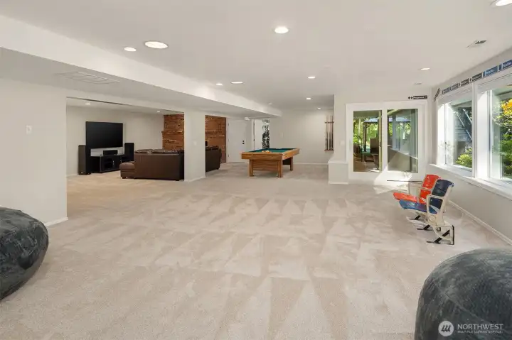 Over 2,600 sqft in basement living!