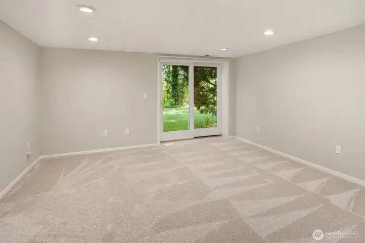 Basement office/flex room.