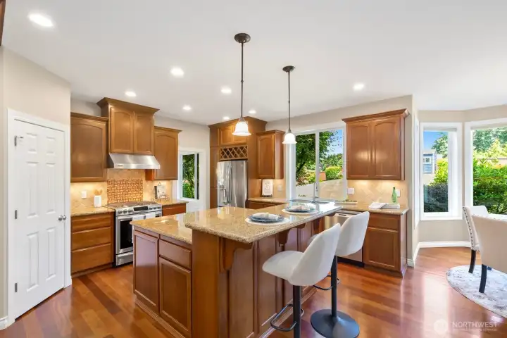Pride of ownership throughout this beautifully maintained home! Pride of ownership throughout this beautifully maintained home!