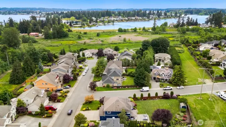 Cross the street to walk way to Dieringer Heights Elementary School and minutes to Lake Tapps! Cross the street to walk way to Dieringer Heights Elementary School and minutes to Lake Tapps!
