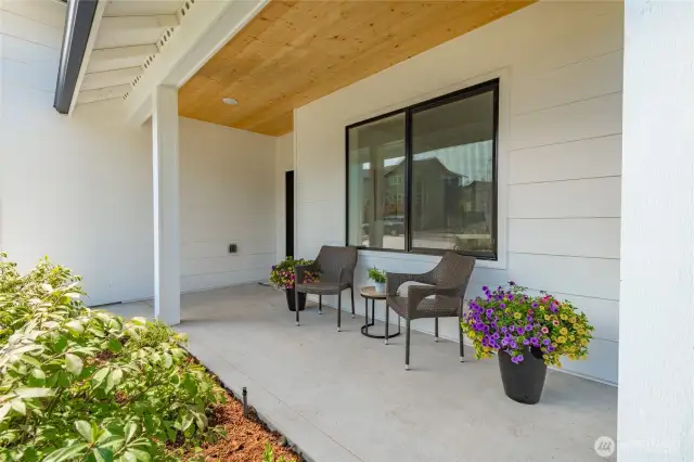 Photos shown are of a similar floor plan previously built in a different neighborhood (The Ridge in Blaine). Finishes and features may vary. Some items pictured reflect buyer-selected upgrades which are not included in the base price and may be added at an additional cost.