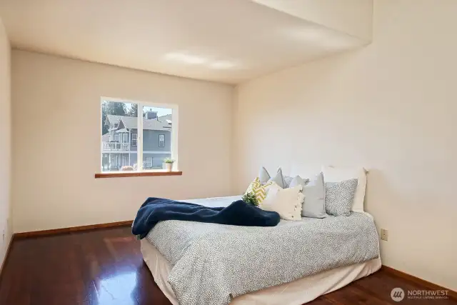 Guest bedroom