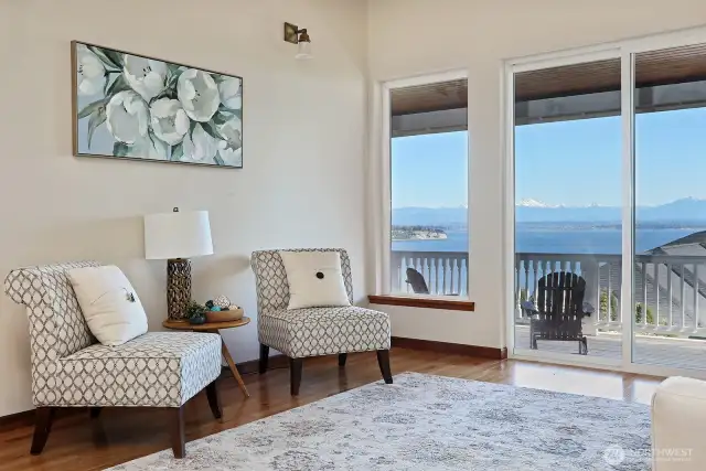 Stunning views from this spacious flex space