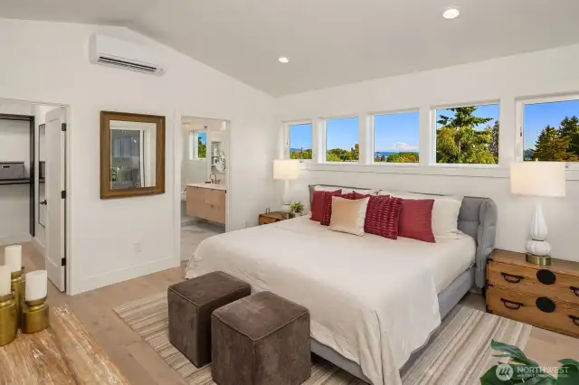 Dreamy Primary Suite With Sweeping Views Of Mt Rainier