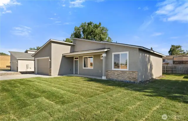 Photo of home previously built. Photos my include upgrades not included.