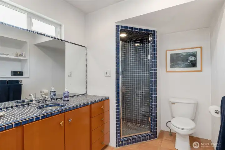 Ensuite 3/4 Bathroom